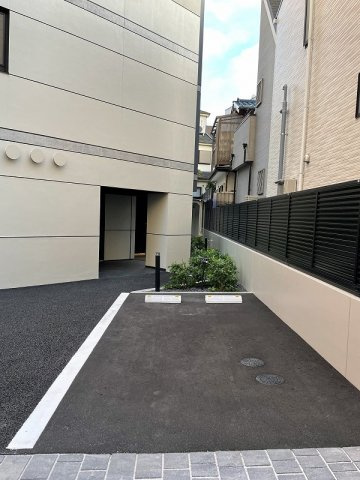 ロイジェント大山西町の駐車場