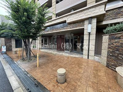 エステムコート梅田天神橋リバーフロントのエントランス