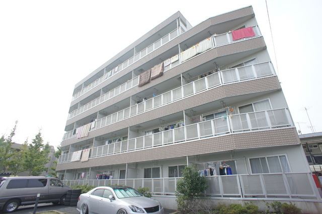★敷地内駐車場★（空き状況・使用料等詳細はご確認下さい）