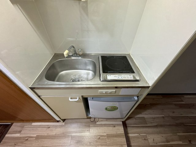 ロイヤルコート山本通のキッチン