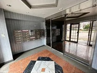 杉浦ハイツ狭山のエントランス