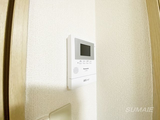 フラワーハイツのセキュリティ|モニター付きインターホンです☆