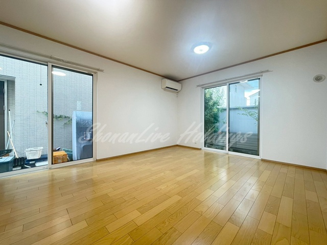 藤沢市本鵠沼２丁目の一戸建ての居間・リビング