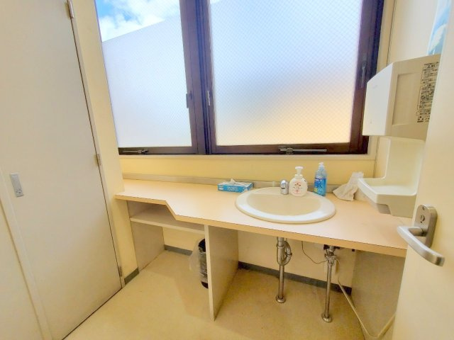 岡本ビルの洗面所