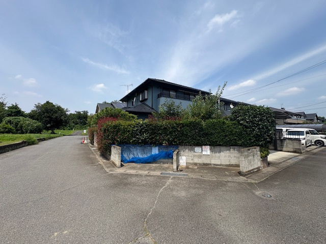 玉村町大字斎田　中古1580の前面道路含む現地写真
