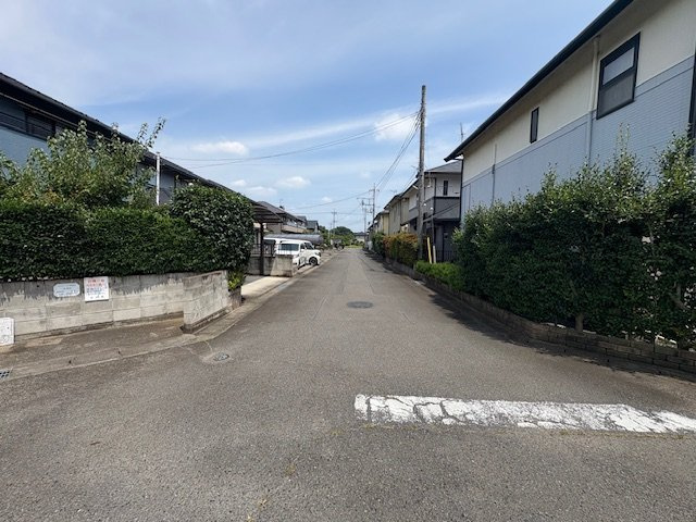 玉村町大字斎田　中古1580の前面道路含む現地写真