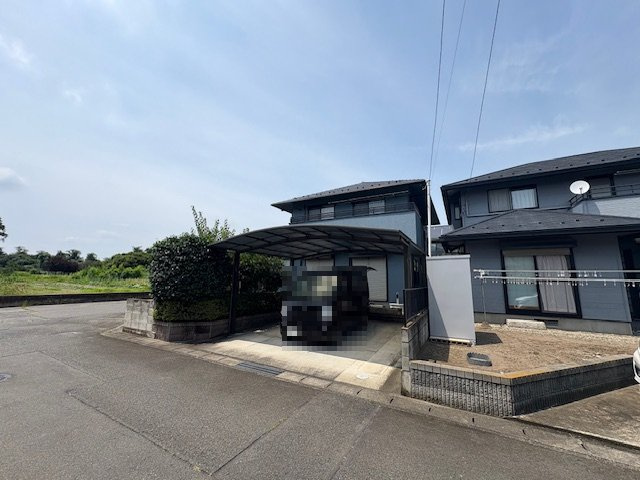 玉村町大字斎田　中古1580の駐車場