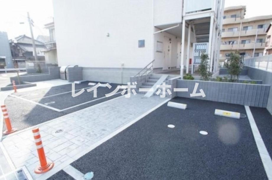 リブリ・行徳の駐車場