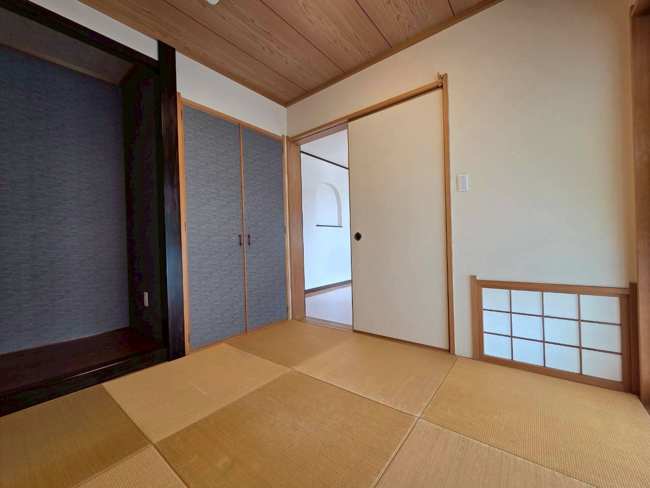 鳥取北4丁目　中古住宅の和室