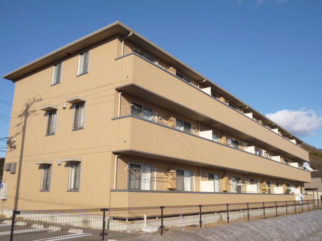 倉敷市福田町浦田のアパートの外観