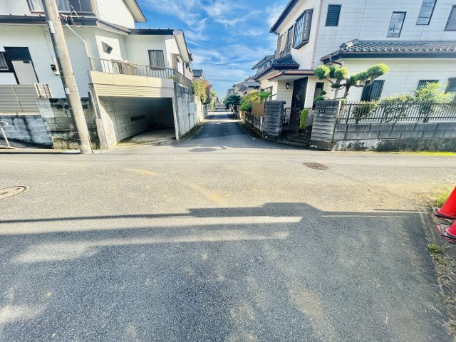 佐倉市井野Ⅴの前面道路含む現地写真|8月17日撮影