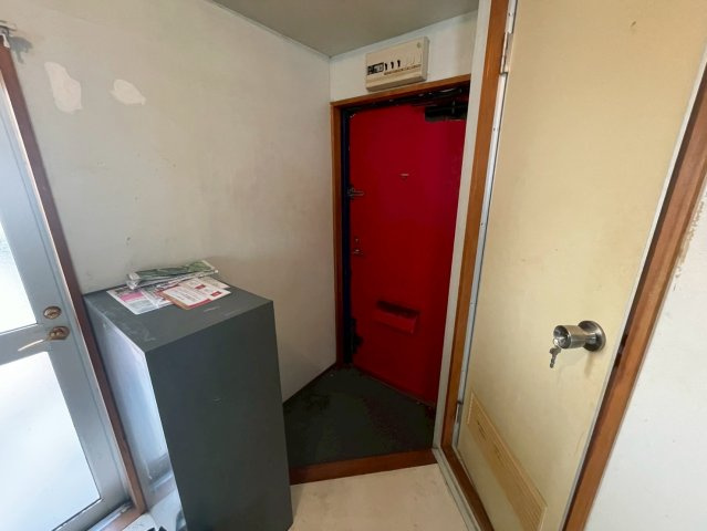 新星ビル上小阪の玄関