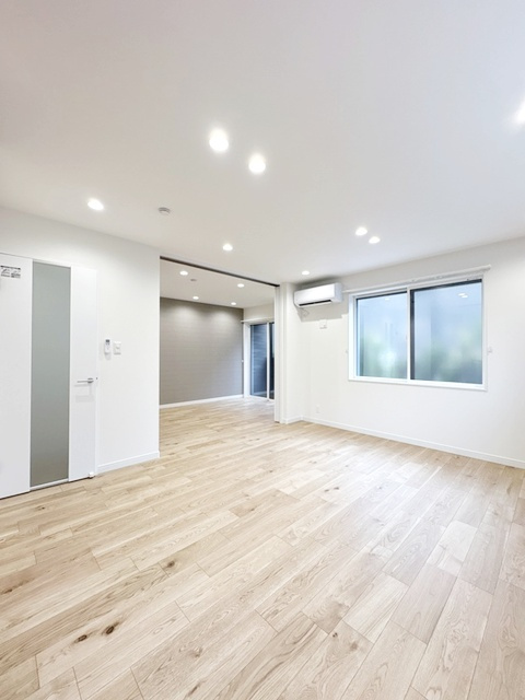 横浜市戸塚区吉田町のアパートの居間・リビング|パース