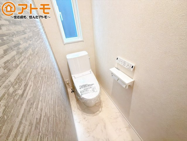 【トイレ】 | 三島市長伏　新築一戸建て　1号棟 | 清潔感のあるトイレです！
