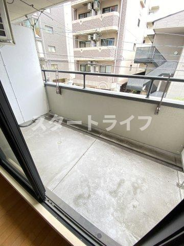 大阪市淀川区新高３丁目の賃貸マンションのバルコニー