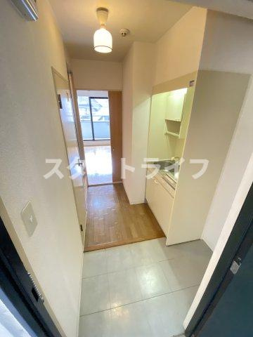 大阪市淀川区新高３丁目の賃貸マンションの玄関