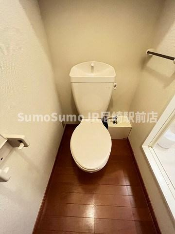 レオパレスパレス猪名寺Ⅲのトイレ|落ち着いたトイレです