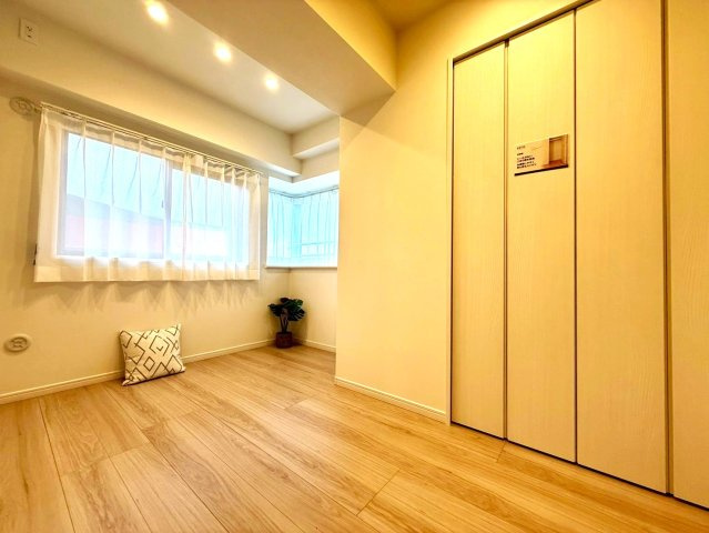 ナイスアーバン葛西の洋室|寝室や子ども部屋、在宅ワーク用など幅広く使いやすい空間。