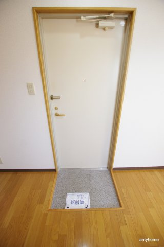 エルミタージュ　仲介手数料無料の玄関
