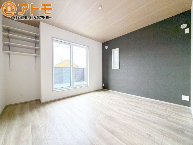 【寝室】 | 三島市長伏　新築一戸建て　2号棟 | 毎日すごす部屋の広さや陽当りも気になるポイントですね！現地で体感してみてください♪