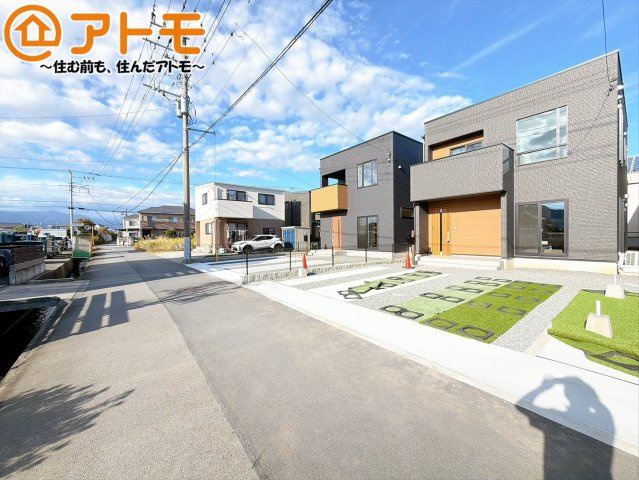【前面道路含む現地写真】 | 三島市長伏　新築一戸建て　2号棟