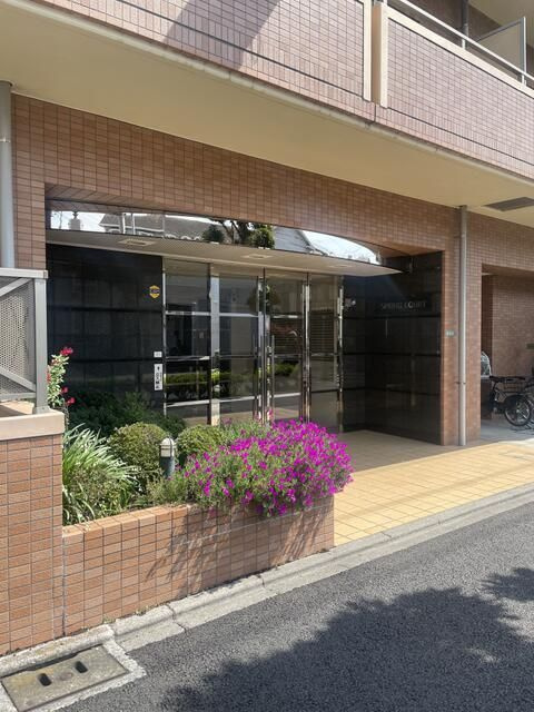 ＳＰＲＩＮＧ　ＣＯＵＲＴのエントランス