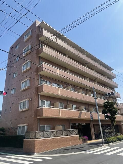 ＳＰＲＩＮＧ　ＣＯＵＲＴの外観
