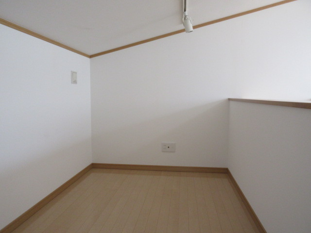LUCRASの洋室