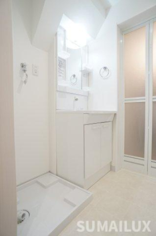 ADC京塚ラフィエの独立洗面台|写真は同仕様の参考写真です