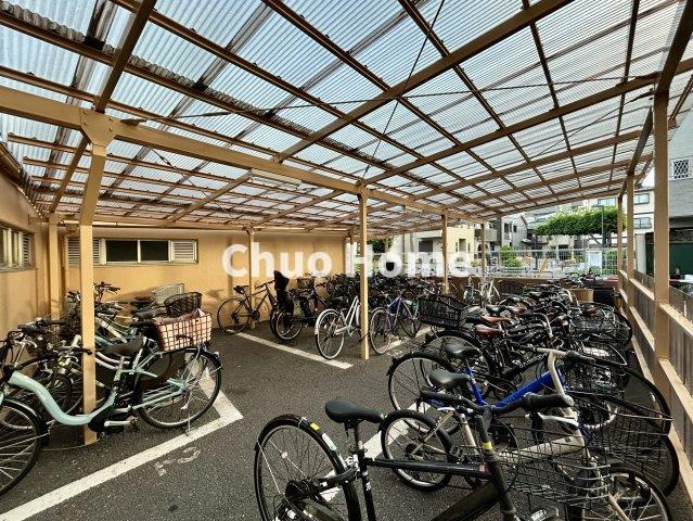 セントエルモ綾瀬の駐輪場|【自転車置き場】最新の空き状況や費用などの詳細は担当スタッフまでお問い合わせください。