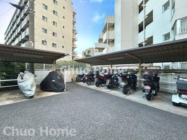 セントエルモ綾瀬の駐車場|【バイク置き場】最新の空き状況や費用などの詳細は担当スタッフまでお問い合わせください。