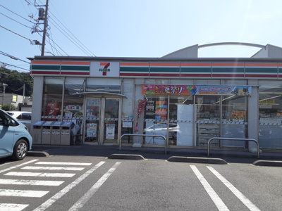 セブンイレブン新横浜駅東店まで300ｍ