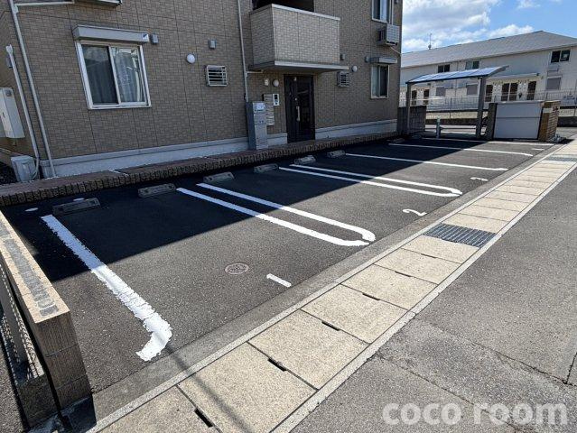 クレール・都の駐車場