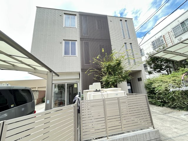 アベニール川口