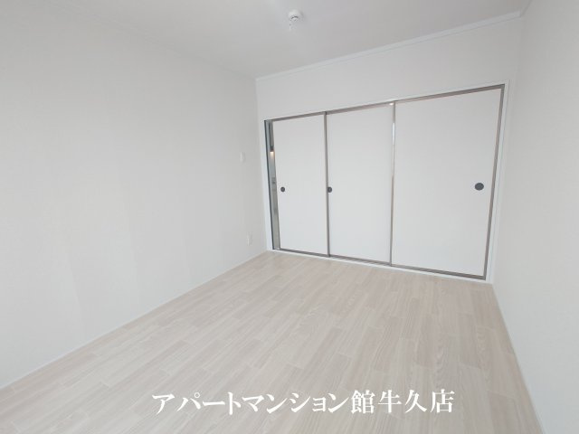 セジュール三松の洋室