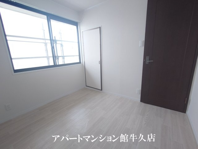 セジュール三松の洋室