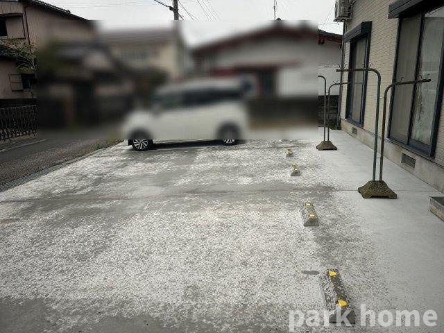 介良貸家の駐車場|駐車場があります