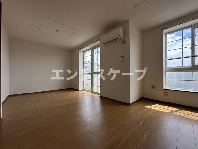 ソレアードＣの居間・リビング|高崎、前橋のお部屋探しはエンドスケープまで！お客様の理想お聞かせ下さい♪