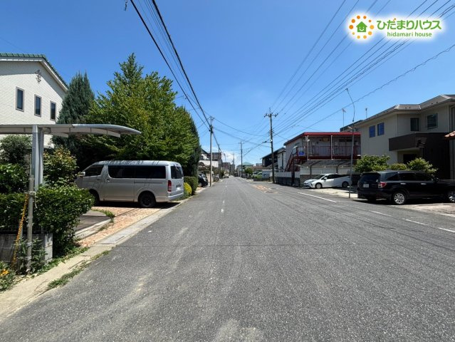 熊谷市伊勢町　新築一戸建て　いろどりアイタウン　01の前面道路含む現地写真