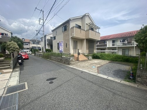 【前面道路含む現地写真】 | 大磯町国府本郷　中古一戸建て | 大磯町国府本郷　中古一戸建て