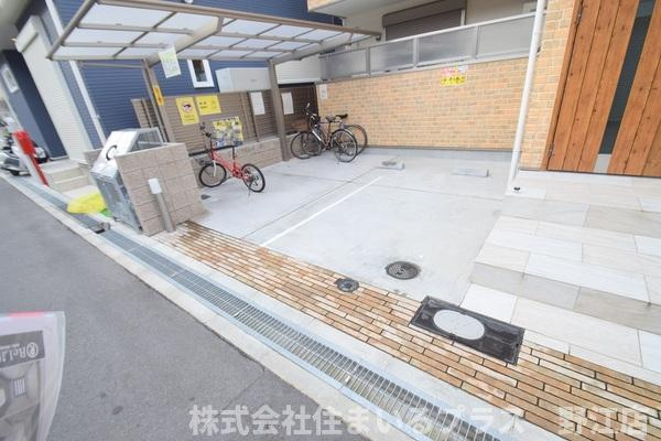 クリエオーレ諸口Ⅱの駐車場