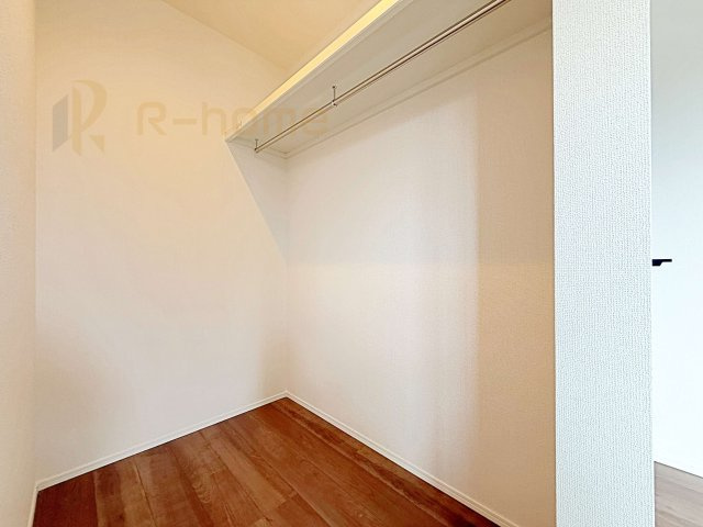 流山市思井　新築戸建て　3号棟の収納|人気のウォークインクローゼット！アウター類はもちろん、季節ものや寝具も収納できます！