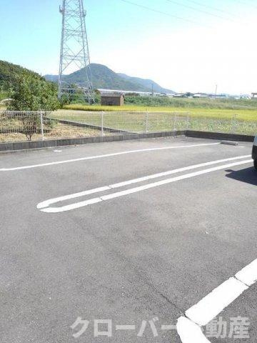 ドリーム・８０Ａの駐車場