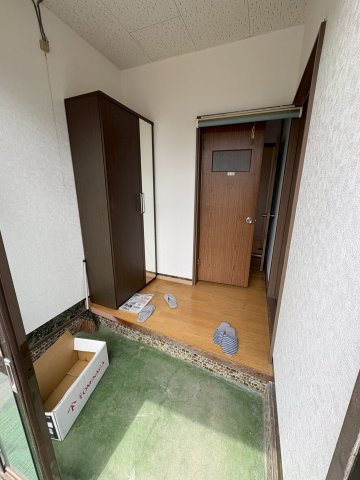 緑ヶ岡5丁目上野借家の玄関