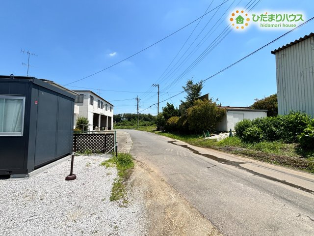 熊谷市野原　中古一戸建ての前面道路含む現地写真
