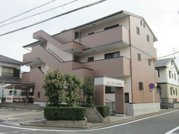 ヒルトップハイツの外観