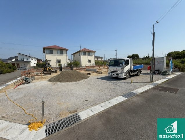 加東市南山　第5期　新築一戸建ての外観|周辺は落ち着いた街並みの住宅地！子育てがしやすい住環境です！まだ未完成ですが、現地でしかわからない事もございます。是非一度ご覧ください。