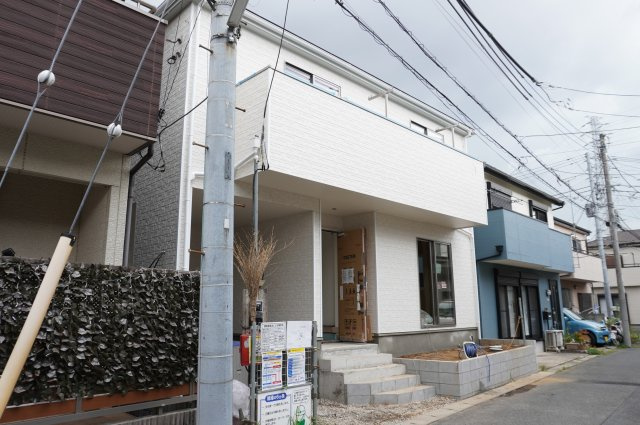 草加市両新田西町 新築分譲住宅 の外観