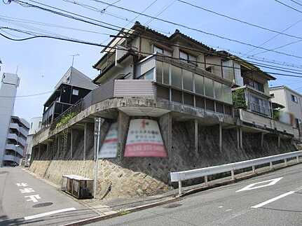 東区牛田東２丁目の前面道路含む現地写真