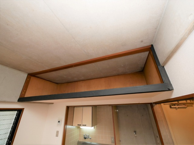 大阪市北区中津６丁目の賃貸マンションの収納